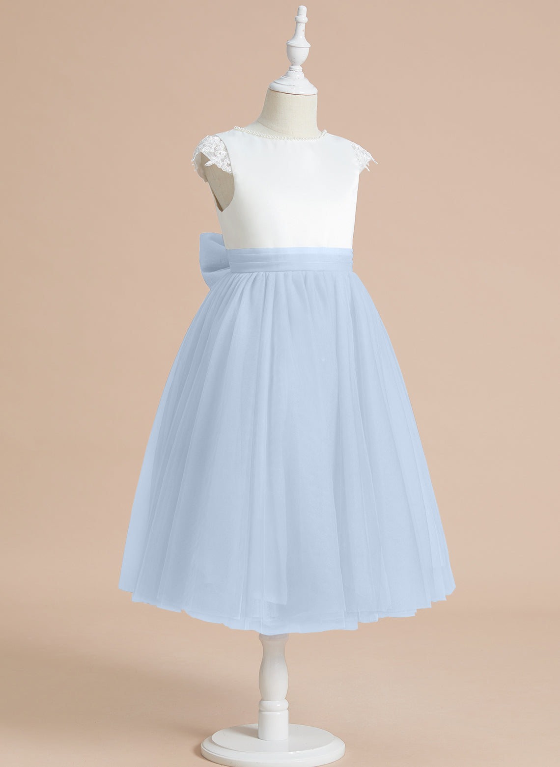 Vestido de niña de las flores para la Primera Comunión, corte en A, satén y tul, hasta la rodilla. 