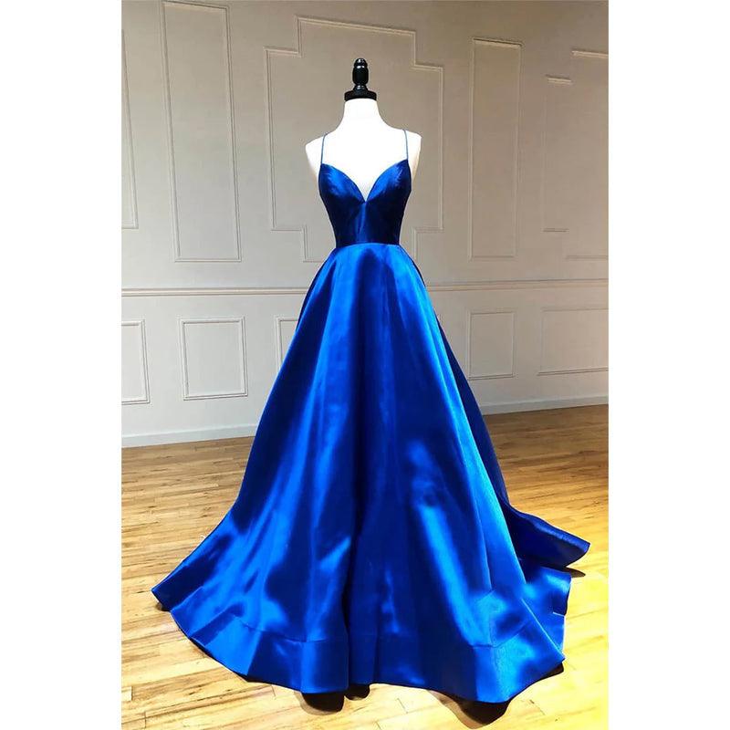 Robe de bal trapèze simple en satin bleu roi à col en V et bretelles spaghetti 