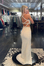Robe de bal à sequins et bretelles croisées