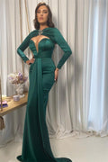 Robe de bal vert émeraude à col en V et manches longues