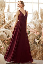 Vestido de dama de honor de gasa color burdeos con escote en V