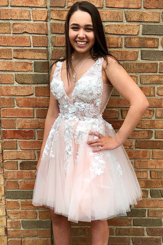 Vestido de fiesta de corte A con escote en V y apliques de tul 