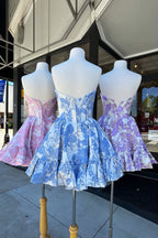 Vestido corto de fiesta sin tirantes, con estampado floral, corte en A, corsé y volantes