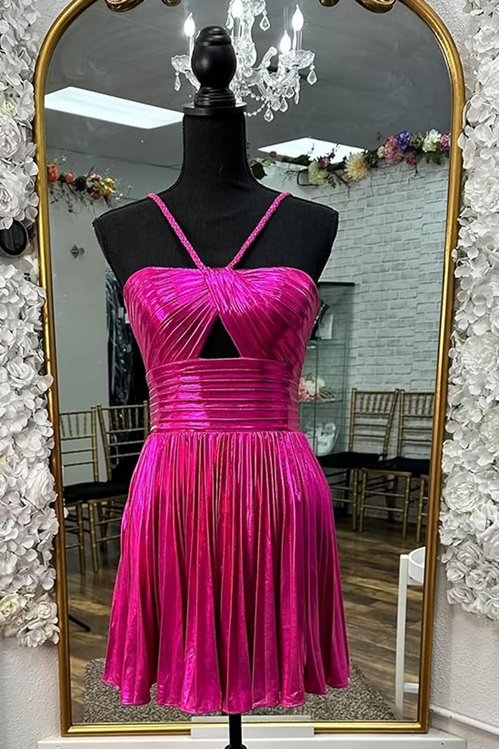 Metallic Spaghetti Straps Pleated A-Line Short Homecoming Dress
