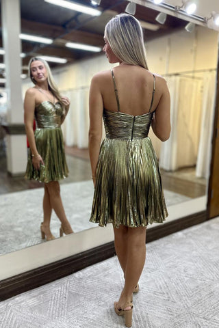 Golden Metallic Spaghetti Straps Pleated A-Line Short Homecoming Dress