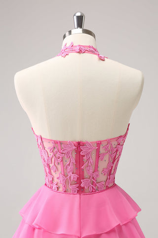 Robe de bal rose fuchsia ravissante, coupe trapèze, bustier à volants et perles