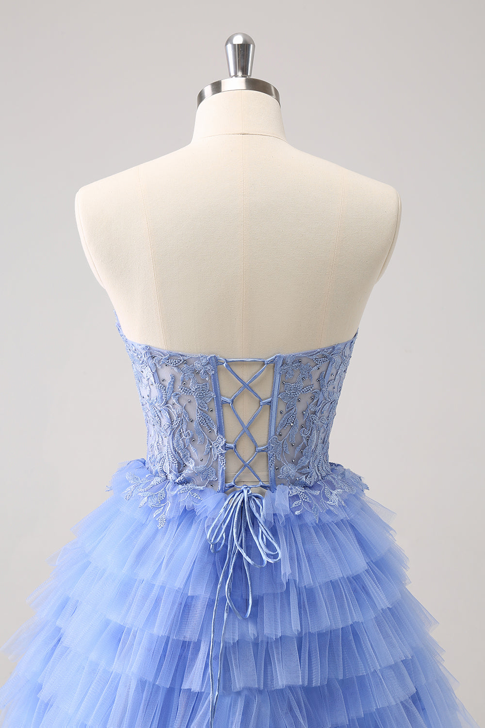 Vestido de fiesta de bienvenida sin tirantes, corte en A, de tul con corsé escalonado y apliques