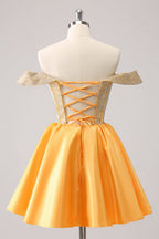 Vestido de fiesta de satén corte A con corsé y hombros descubiertos, adornado con cuentas.