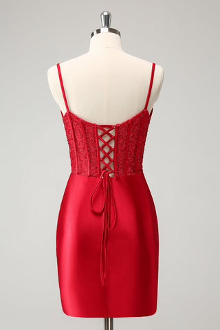 Robe de bal courte rouge corsetée avec laçage au dos