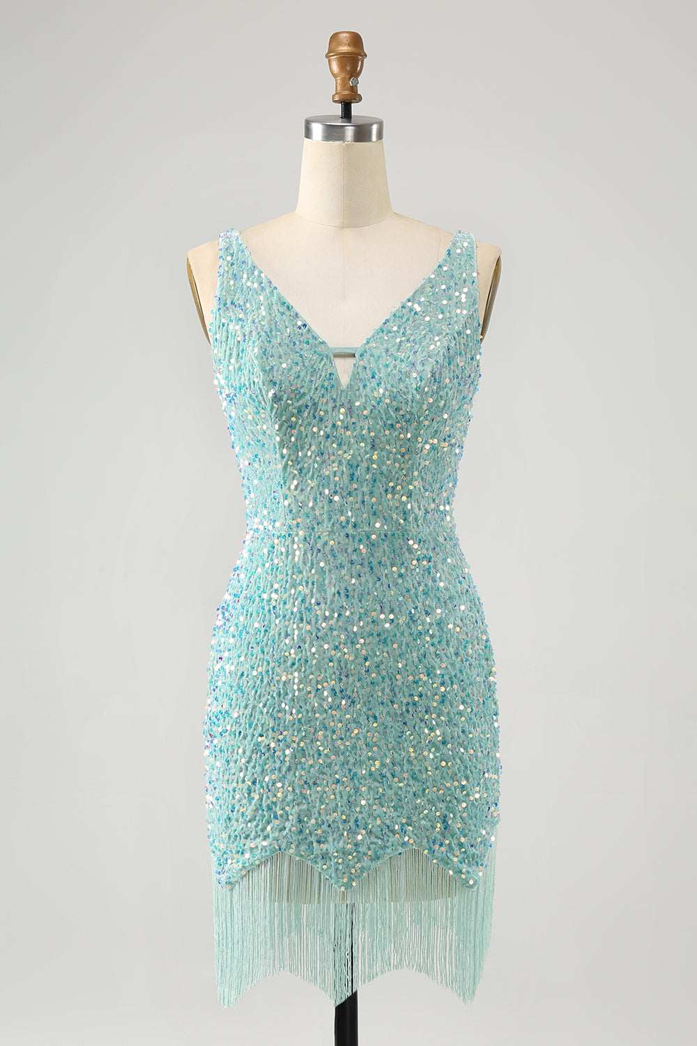 Robe de bal courte moulante à franges et sequins, col en V