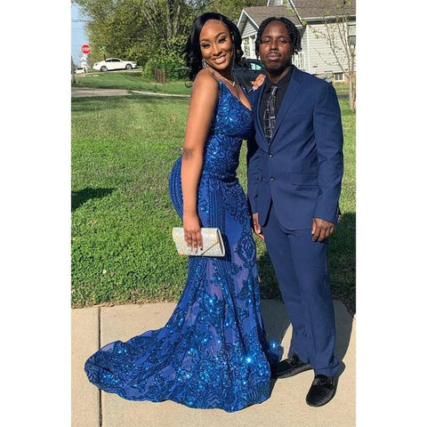 Robe de bal sirène bordeaux à bretelles spaghetti et paillettes appliquées, Black Girl Slay 