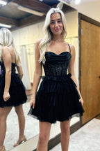 Vestido de fiesta de bienvenida con tirantes finos, corte en A, tul y corsé escalonado