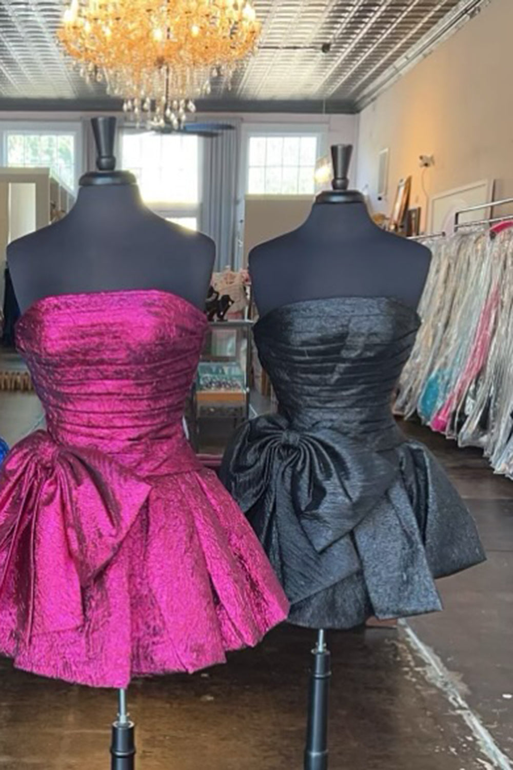 Vestido corto de fiesta de bienvenida, corte en A, fruncido y con lazo