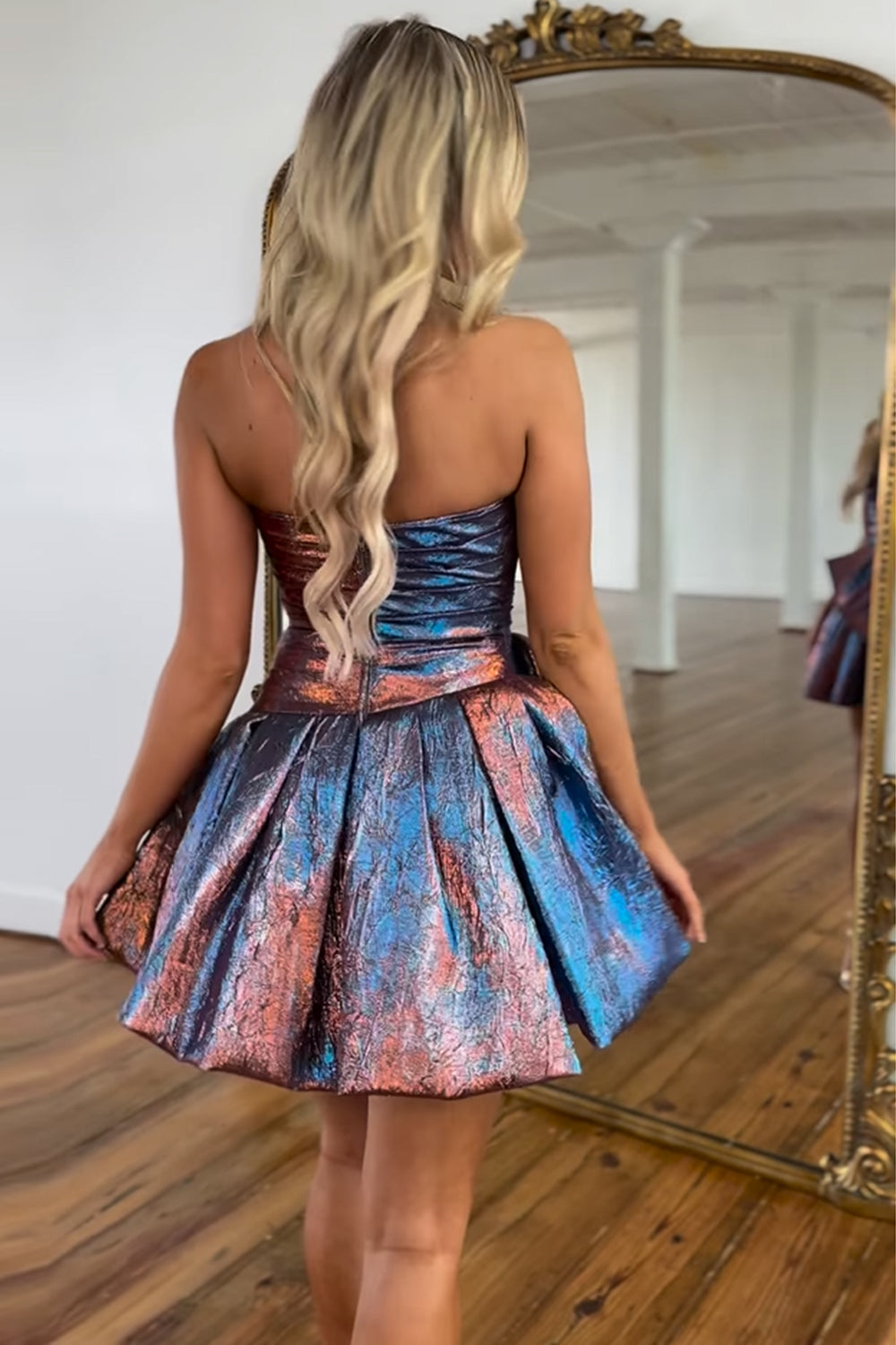 Vestido corto de fiesta de bienvenida, corte en A, fruncido y con lazo