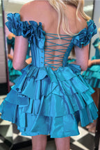 Robe de bal courte bustier dorée à épaules dénudées et à volants