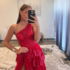Vestido largo de fiesta de encaje con un solo hombro y volantes