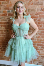 Vestido corto de fiesta con corsé, corte en A, tul escalonado y tirantes ajustables