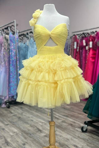 Robe de bal courte asymétrique en tulle à volants et à une épaule