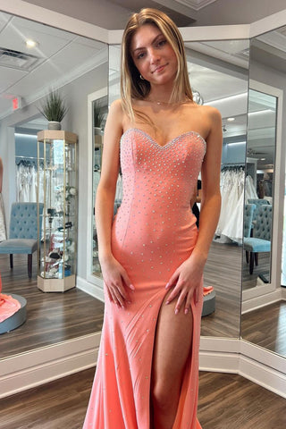 Vestido largo de sirena con escote corazón brillante, cuentas y abertura