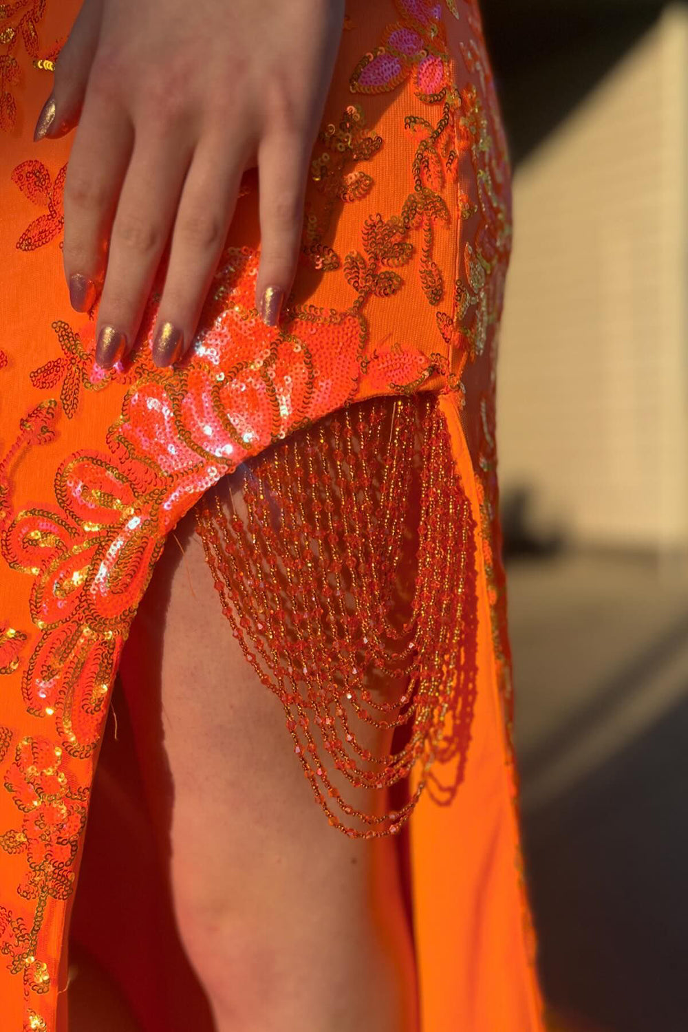 Vestido de fiesta largo de sirena con corsé, lentejuelas brillantes, hombros descubiertos y abertura, con lentejuelas y abertura.