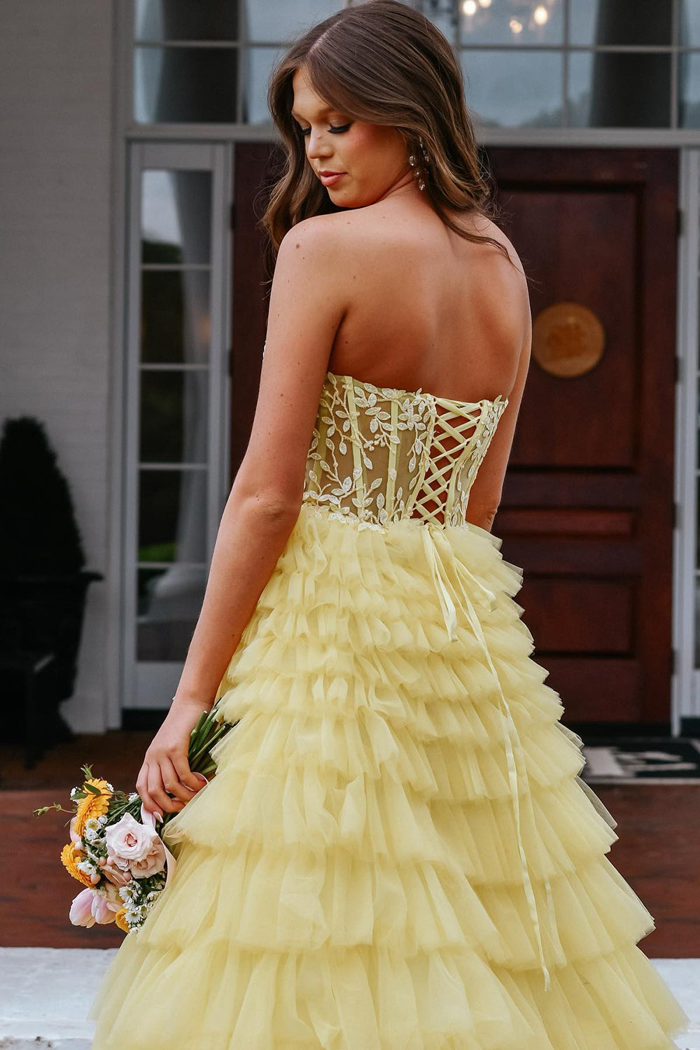 Robe de bal longue corset à volants en tulle style princesse avec appliques