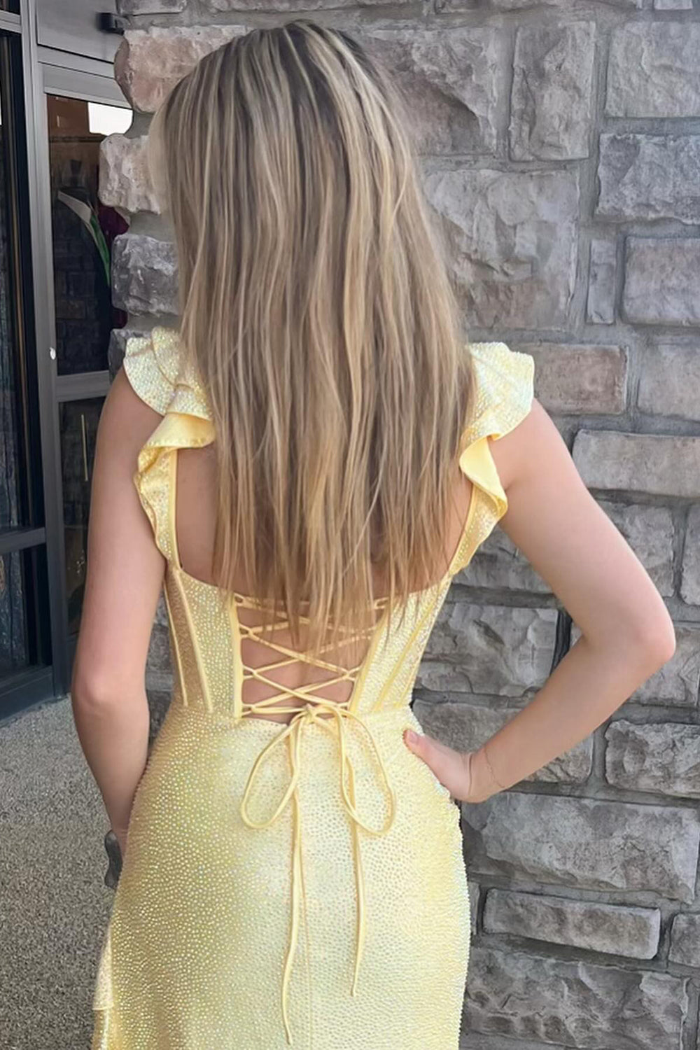 Robe de bal sirène à bretelles spaghetti pailletées, corset long à perles et volants