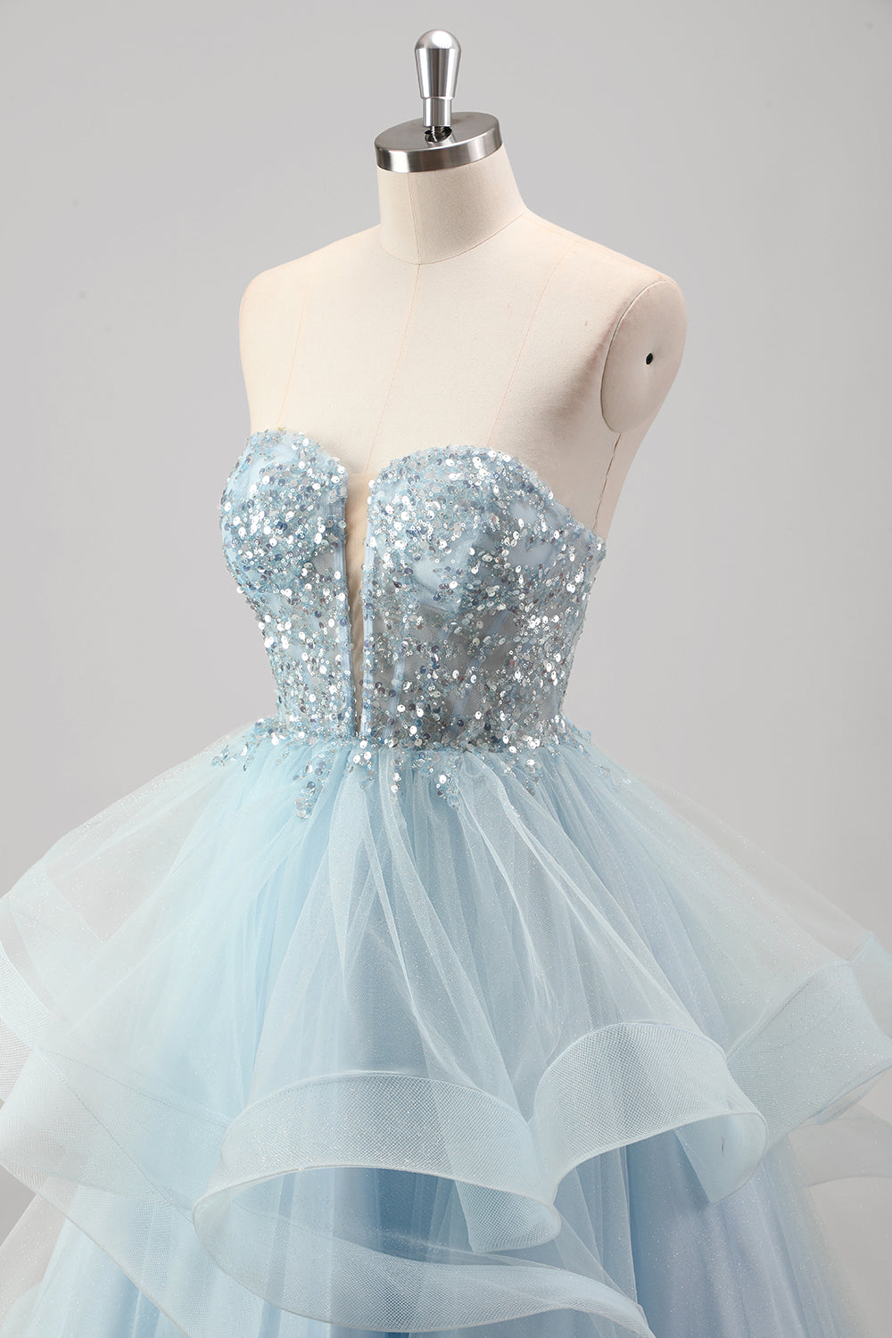 Robe de bal longue à corset en tulle à volants et sequins en forme de cœur, coupe trapèze, bustier à volants, ornée de sequins et d'un décolleté en cœur