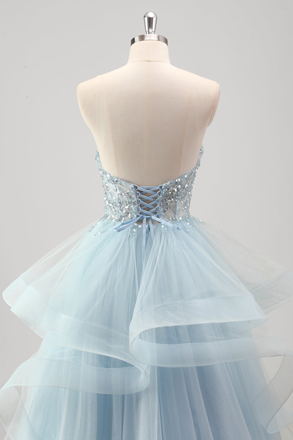 Robe de bal longue à corset en tulle à volants et sequins en forme de cœur, coupe trapèze, bustier à volants, ornée de sequins et d'un décolleté en cœur