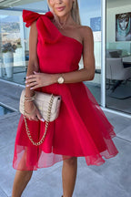 Robe courte en tulle à une épaule avec nœud Lifetime Celebrations 