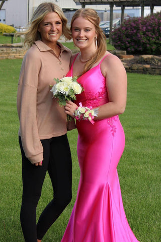 Robe de bal longue en satin sirène à fines bretelles et appliques