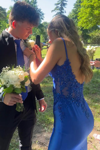 Robe de bal longue en satin sirène à fines bretelles et appliques