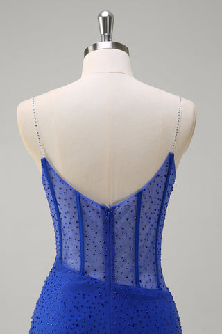 Vestido de fiesta largo de sirena con corsé, tirantes finos, lentejuelas y abertura, color azul real brillante.