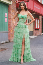 Robe de bal longue en mousseline de tulle vert à imprimé floral, coupe trapèze, avec fente.