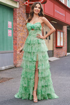 Robe de bal longue en mousseline de tulle vert à imprimé floral, coupe trapèze, avec fente.