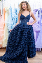 Robe de bal longue en tulle à bretelles spaghetti, coupe trapèze, corset à volants et appliques