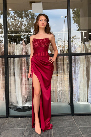 Robe de bal longue sirène bustier en satin bordeaux froncé avec appliques