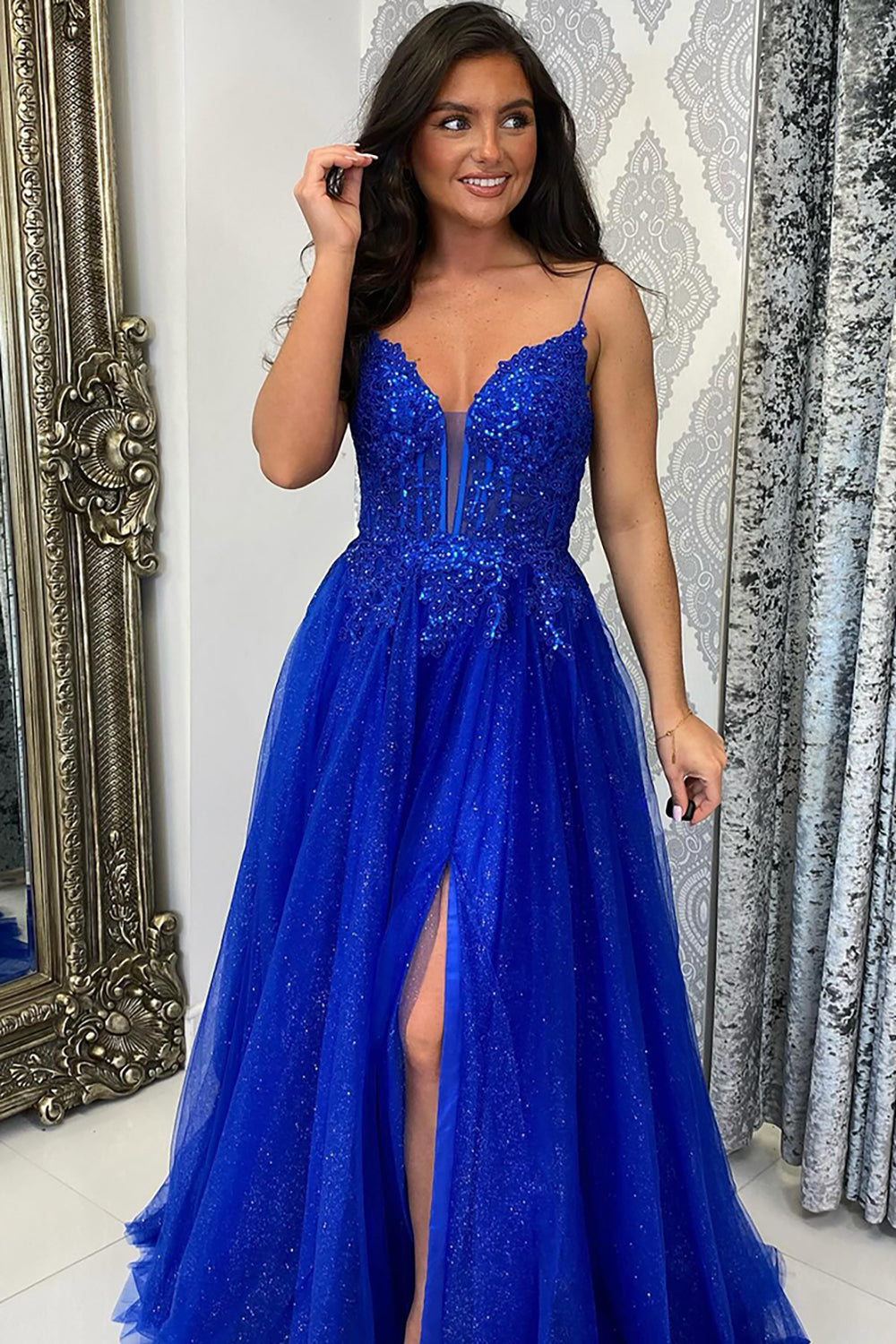 Robe de bal longue corsetée en tulle à sequins et bretelles spaghetti royales, coupe trapèze, style princesse