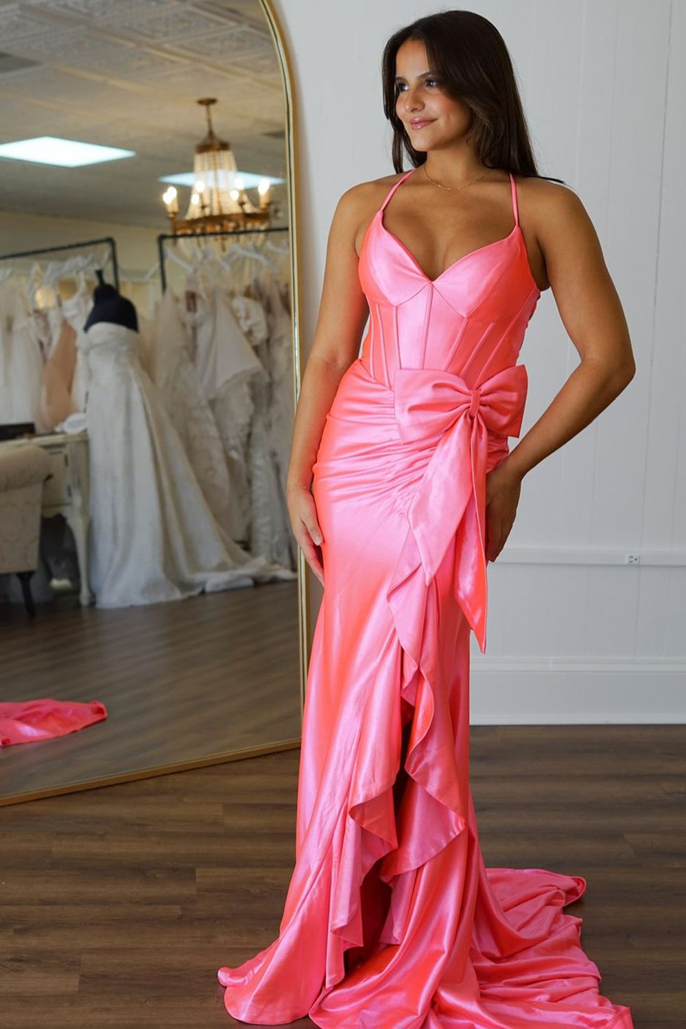 Robe de bal sirène longue en satin à fines bretelles spaghetti et corset avec nœud