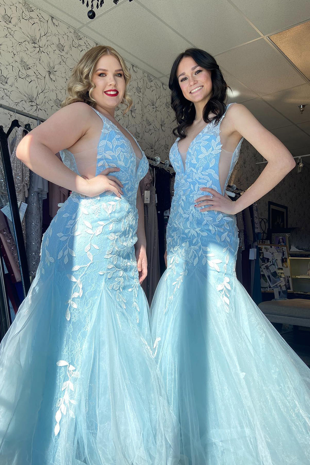 Deep V-neck Tulle Mermaid Long Prom Dress with Appliques
