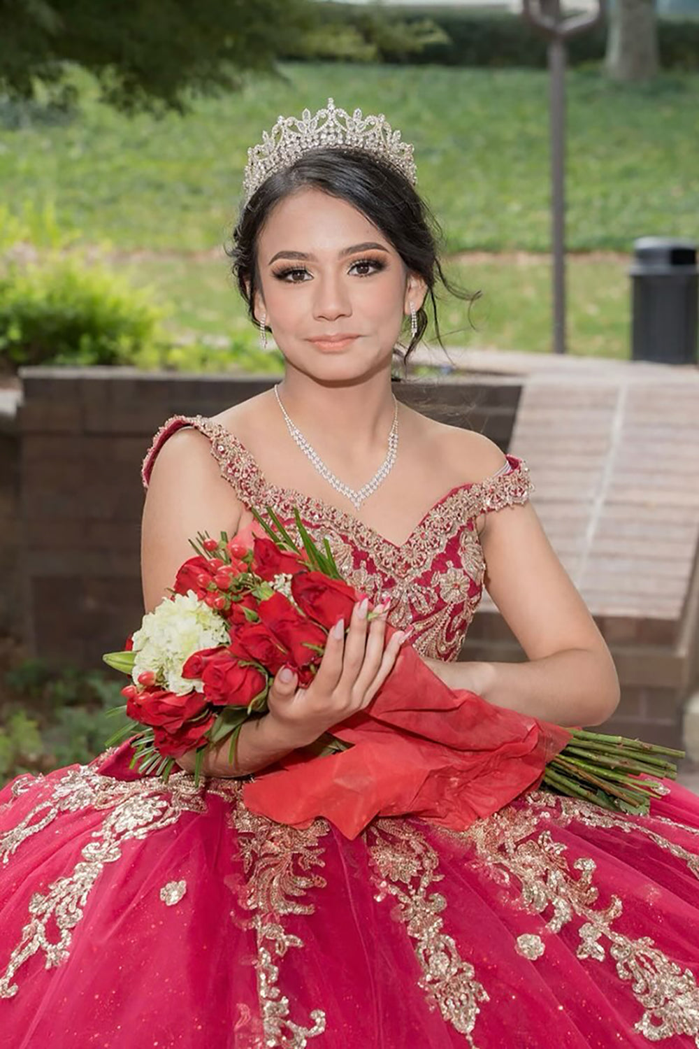 Ball Gown Off the Shoulder Tulle Quinceanera Dress with Sequins Applique