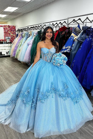 Robe de bal bleue en tulle à décolleté cœur et applications pour quinceañera