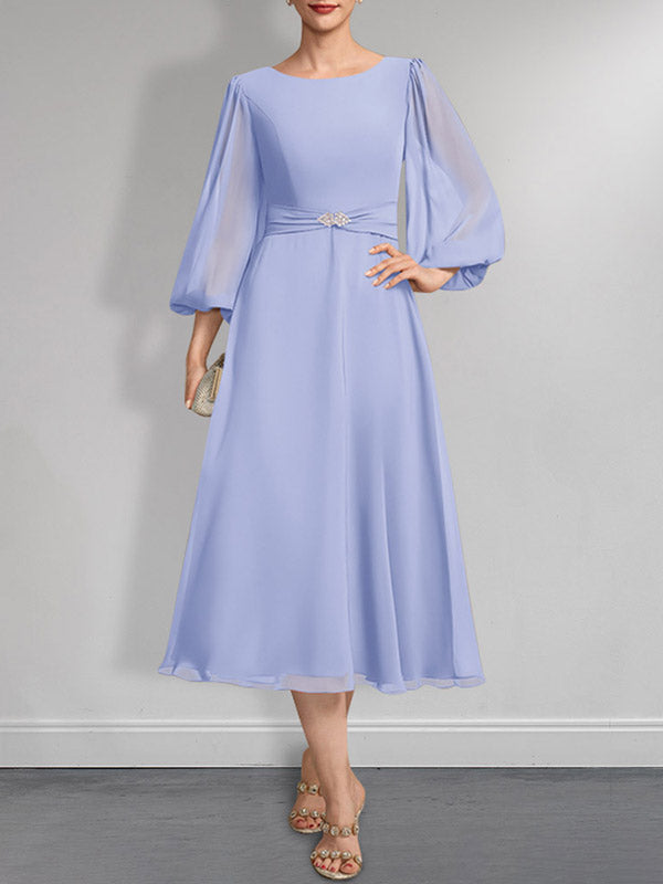 Vestido de chifón de corte A, largo té, para la madre de la novia, con escote redondo y broche de cristal plisado