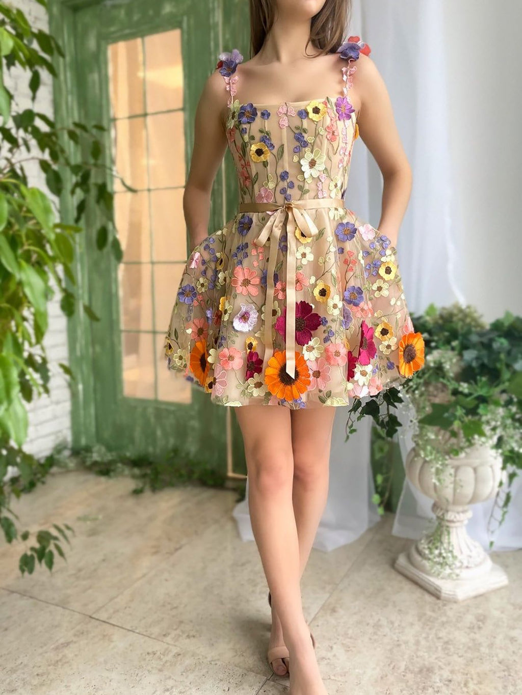 Vestido corto de fiesta de bienvenida con estampado floral en línea A y flores 3D
