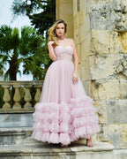 Vestido de fiesta de tul sin tirantes con corsé de corte A y volantes