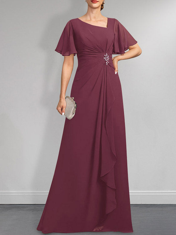 Robe de mariée asymétrique en mousseline de soie, coupe trapèze, longueur au sol, ornée de plis, de perles et de sequins, idéale pour la mère de la mariée.