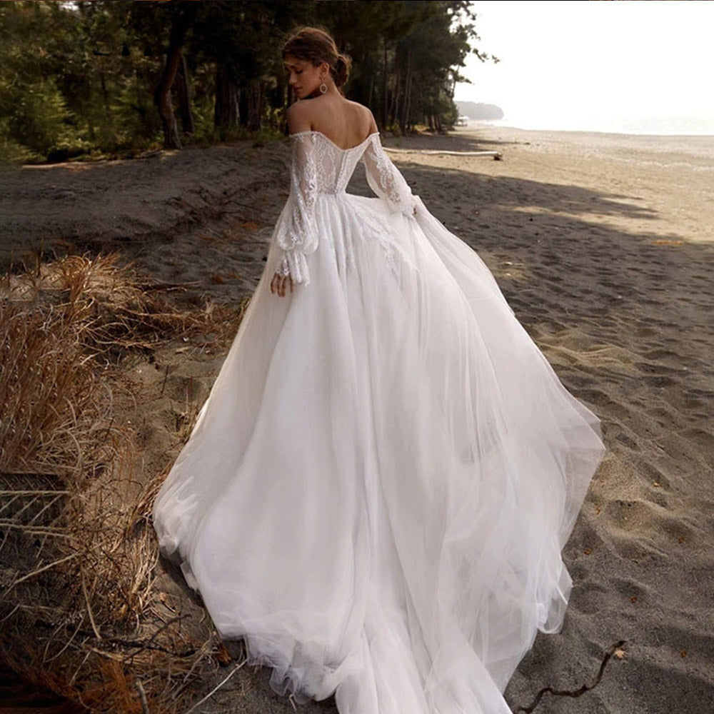 Robe De mariée en dentelle, épaules dénudées, avec des appliques en cœur, manches longues bouffantes 