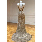 Vestido de fiesta largo con cuello halter y cuentas doradas, corte tubo/columna, vestido formal de noche 