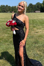 Robe de bal fourreau asymétrique à sequins avec appliques 3D