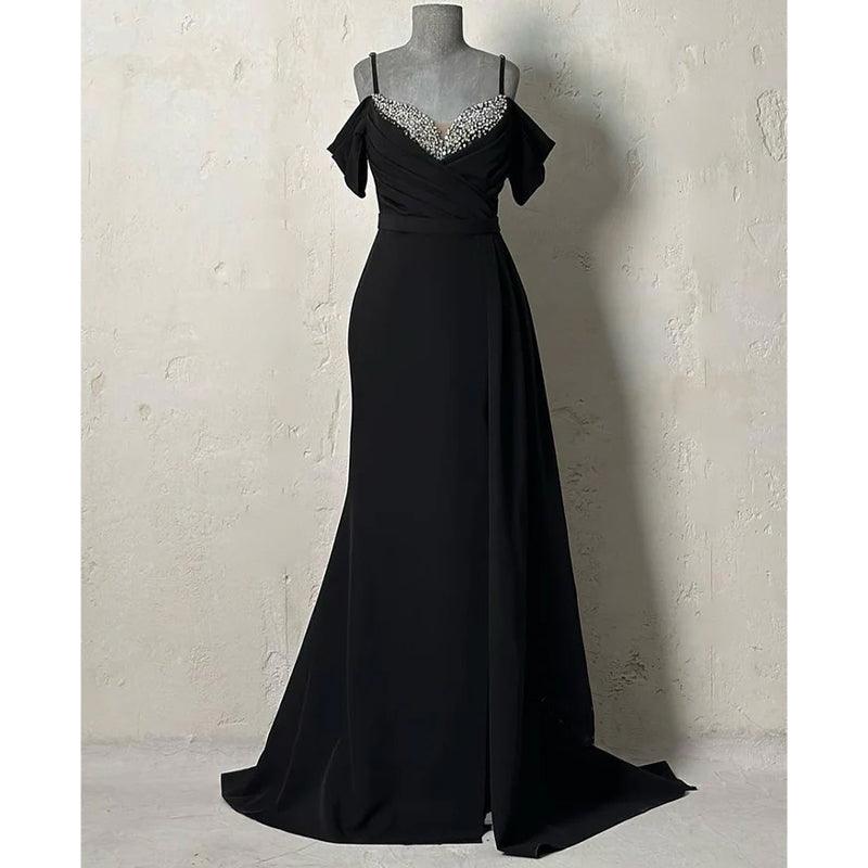 Robe de soirée formelle à plis perlés, à bretelles dénudées et fourreau/colonne 