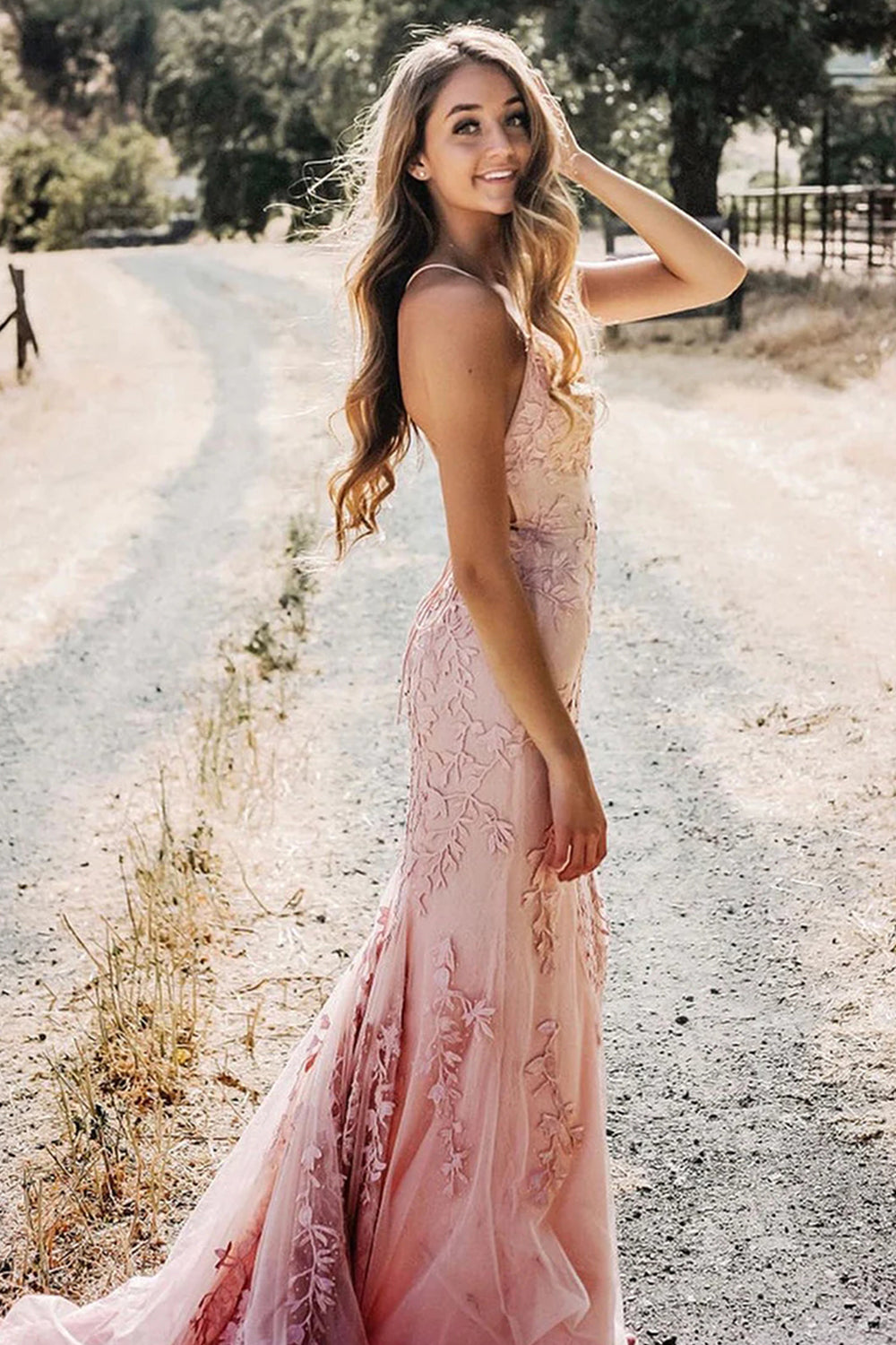 Robe de bal longue sirène violet clair avec appliques